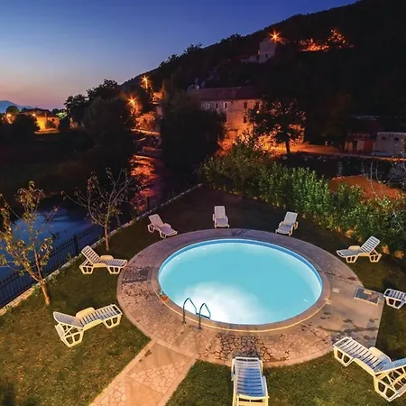 Cascata Villa